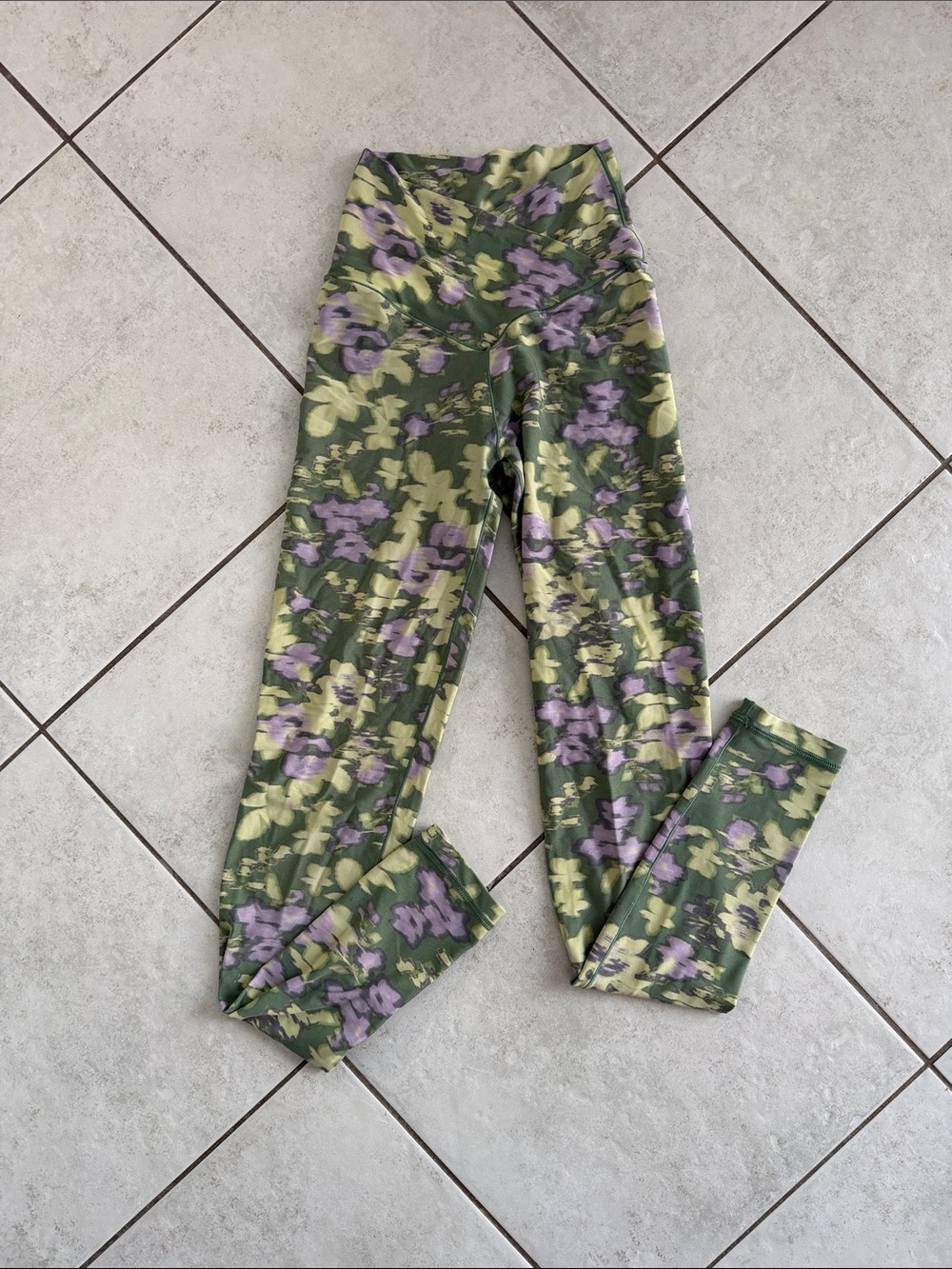 Women’s High-Waist Active Leggings in Green Floral